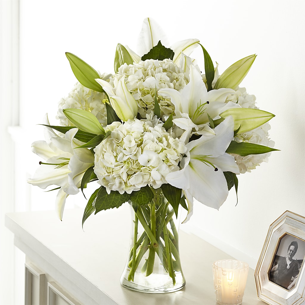 Compassionate Lily Bouquet – Grayson Florist And Gifts, Independence VA