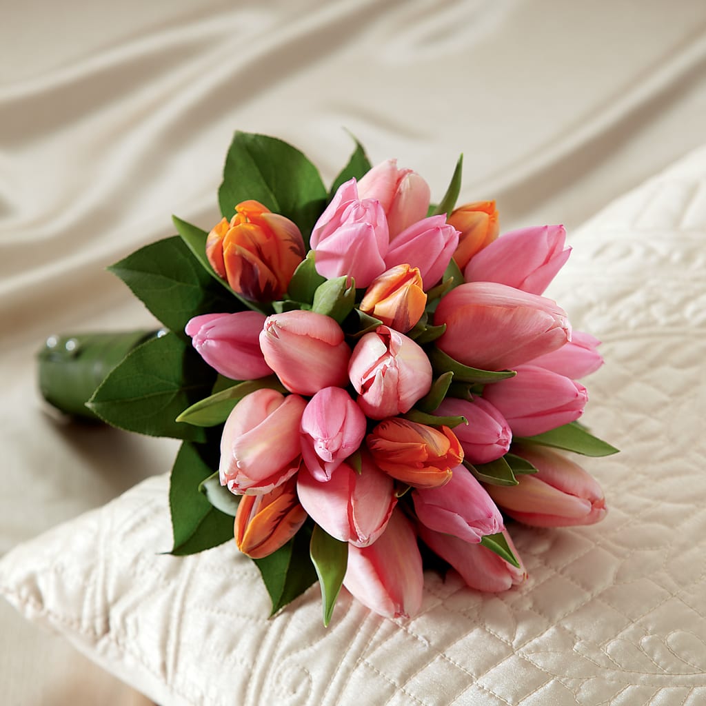 Embraceable Bouquet – Grayson Florist And Gifts, Independence VA