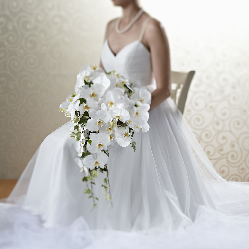 Classic White Bouquet – Grayson Florist And Gifts, Independence VA
