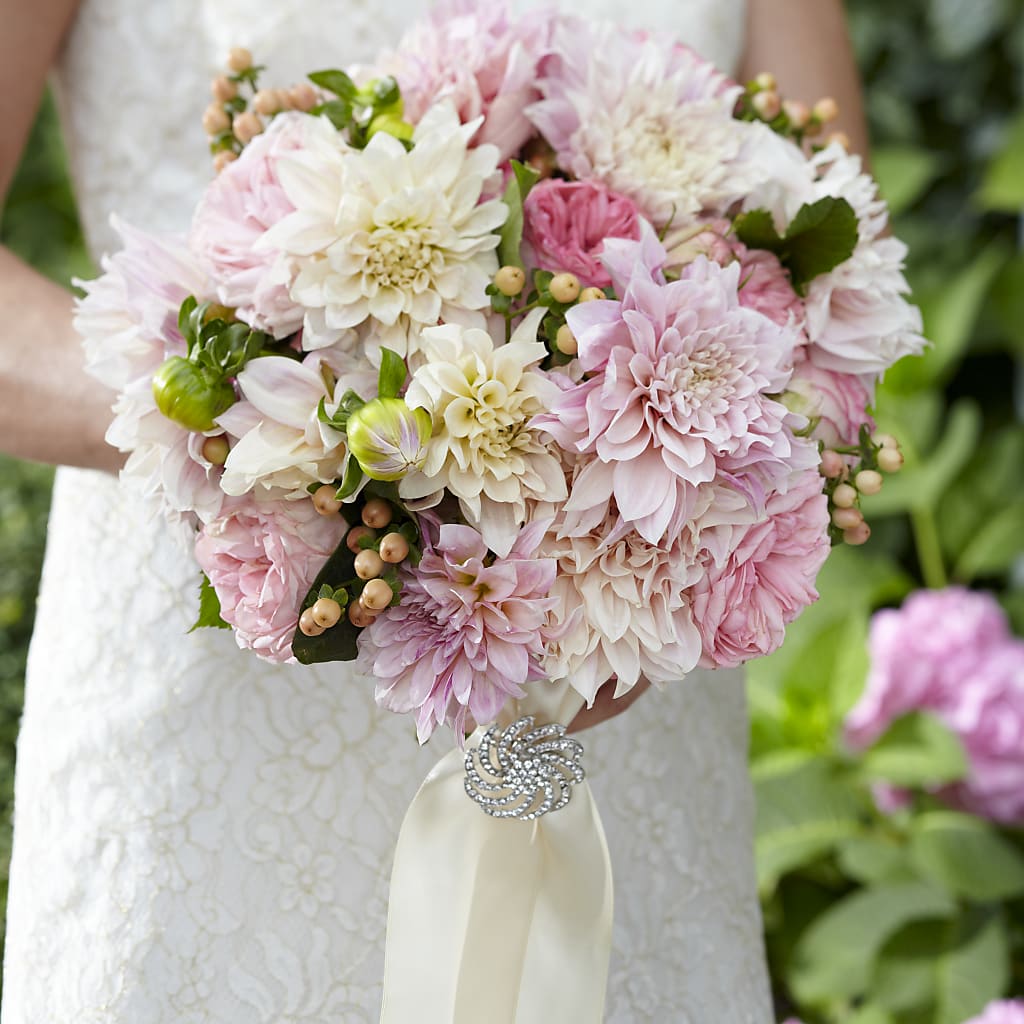 Heart's Promise Bouquet – Grayson Florist And Gifts, Independence VA