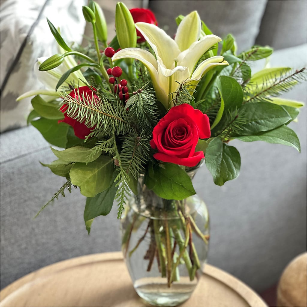 Sparkling Snowflakes Bouquet –  Grayson Florist And Gifts, Independence VA