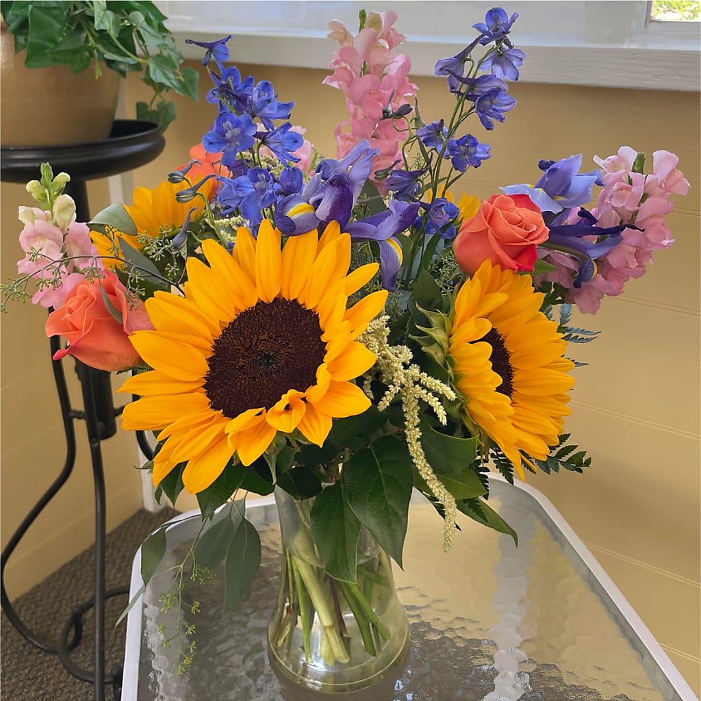 Rays of Life Bouquet –  Grayson Florist And Gifts, Independence VA