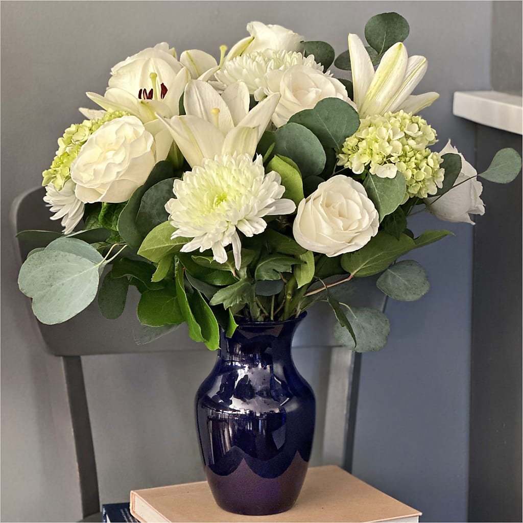Snowy Dreams Bouquet –  Grayson Florist And Gifts, Independence VA