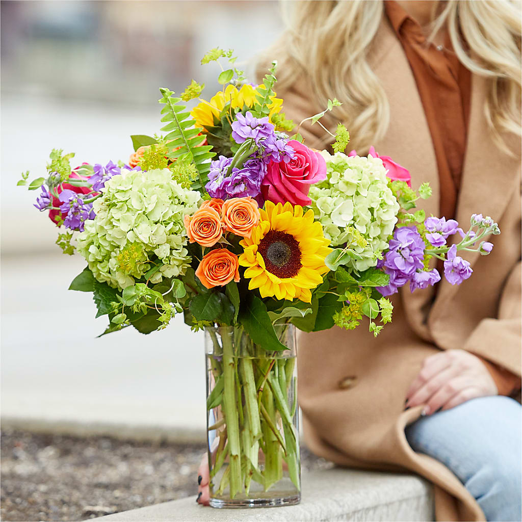 Vibrant Greetings Bouquet –  Grayson Florist And Gifts, Independence VA